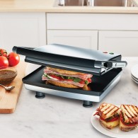 TOSTADORA SANDWICHERA PLANCHA PANINI 3884